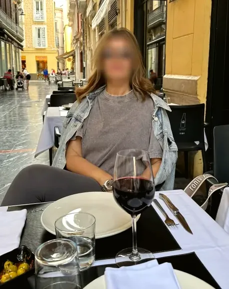 Carla, 35