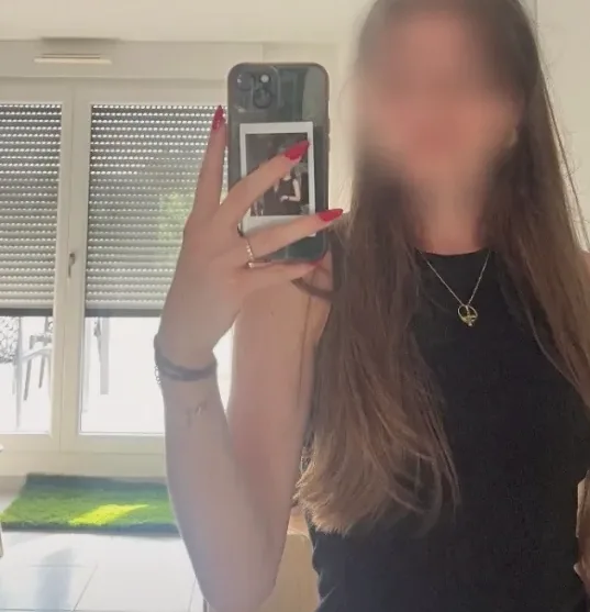 Celina, 27