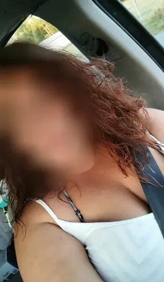Daniela, 28
