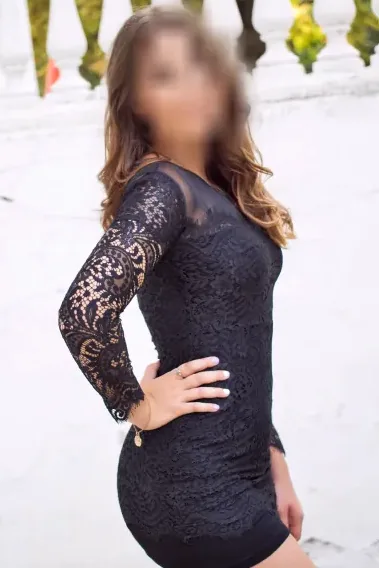 Elena, 28