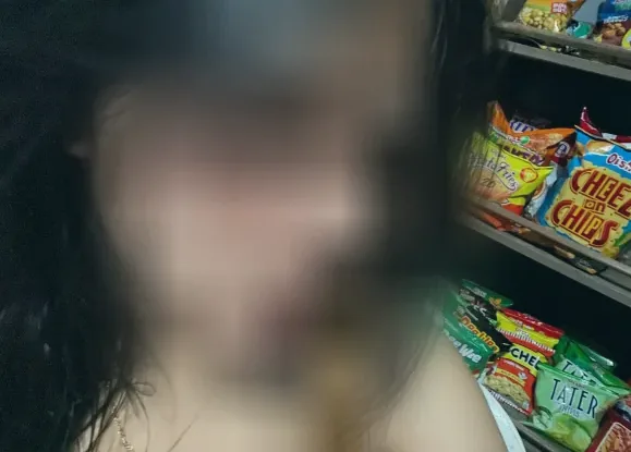 Isabell, 22