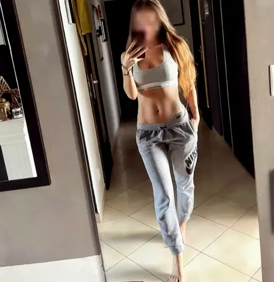 Maja, 28
