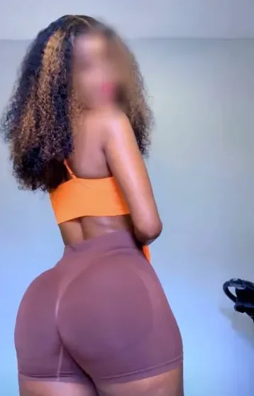 Marina, 37