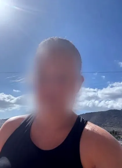 Melanie, 37