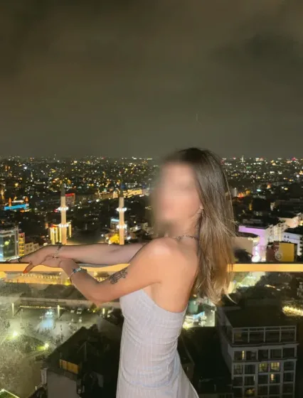 Nadja, 27