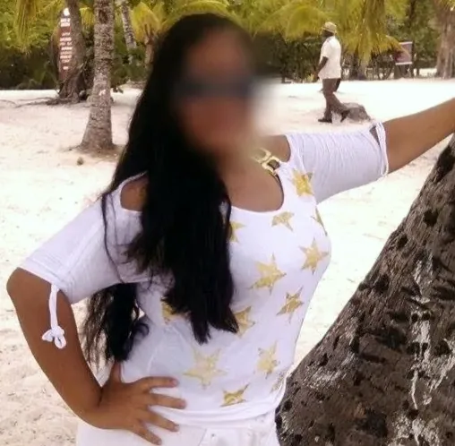 Neele, 28