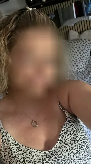 Nele, 35