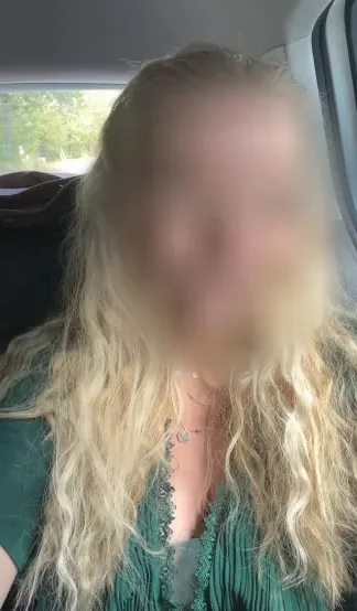 Nora, 29