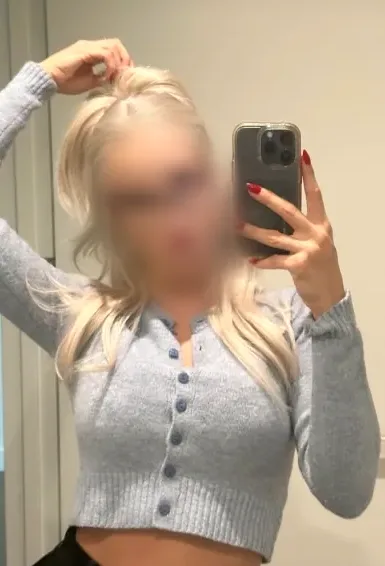 Romy, 25